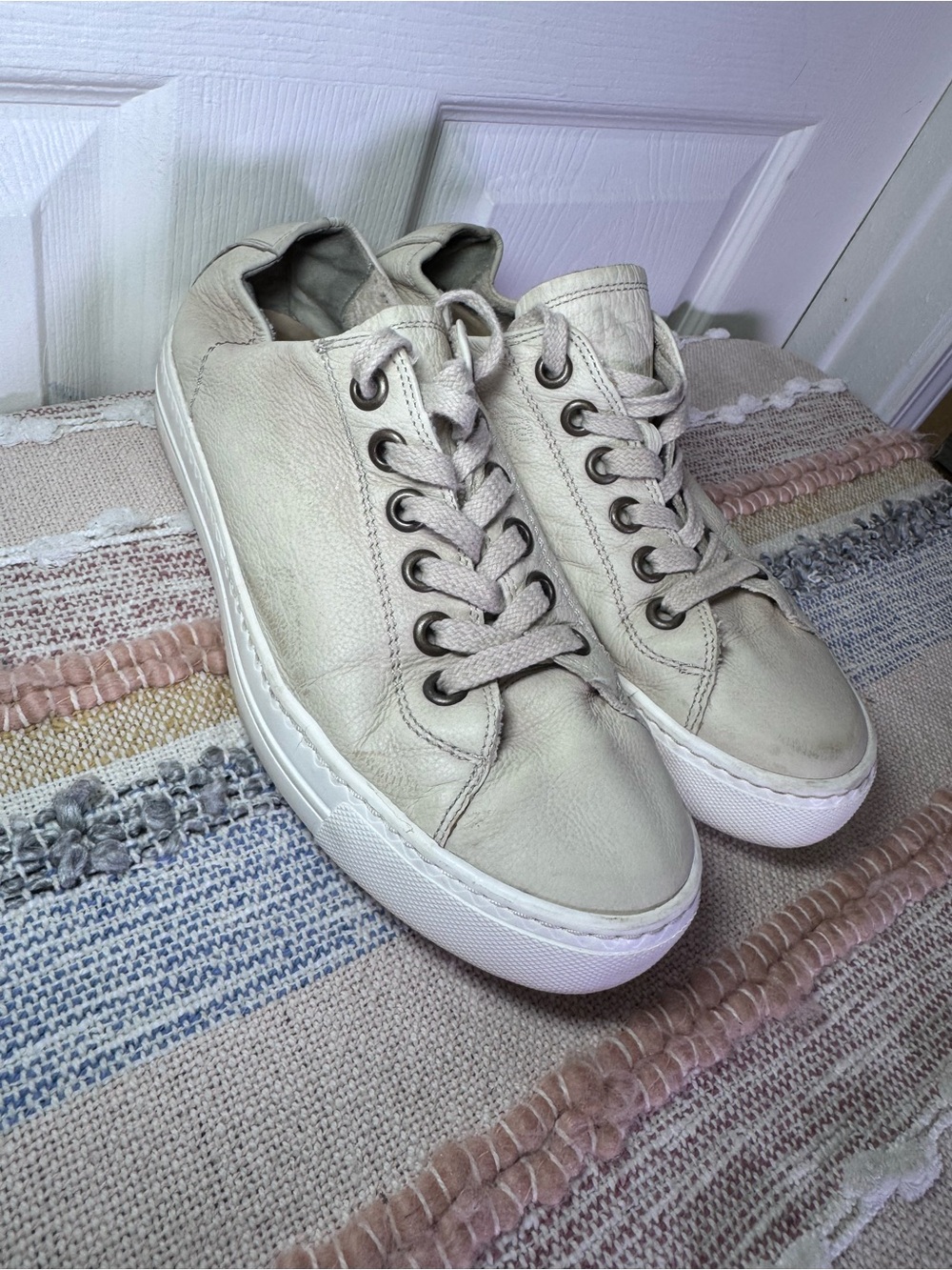 Paul Green Cream Leather Lace-Up Sneakers
